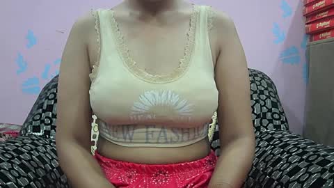 Snapshot of ishika_singh_ chatting on 06/19/26, 02:16 ishika_singh_ online show from 06/19/26, 02:16