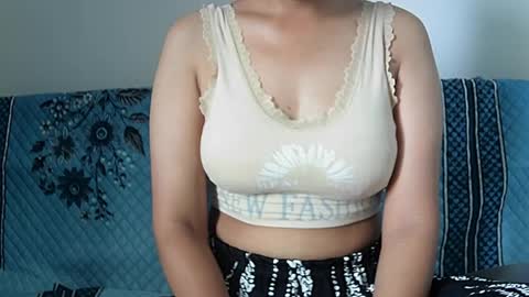 Snapshot of ishika_singh_ chatting on 06/26/26, 01:54 ishika_singh_ online show from 06/26/26, 01:54