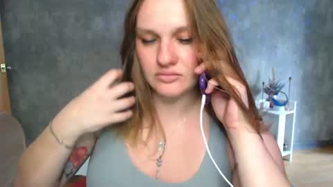 Snapshot of isingle_mom chatting on 06/27/26, 11:15 isingle_mom online show from 06/27/26, 11:15