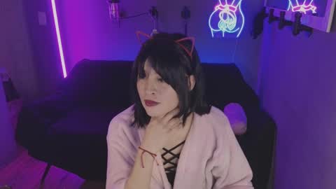 Snapshot of isis_diosa chatting on 01/15/25, 11:51 Ana Maria online show from 01/15/25, 11:51