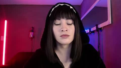 Snapshot of isis_diosa chatting on 11/02/25, 12:18 Ana Maria online show from 11/02/25, 12:18