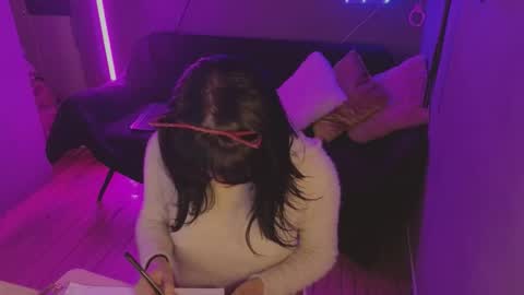 Snapshot of isis_diosa chatting on 12/01/25, 03:11 Ana Maria online show from 12/01/25, 03:11