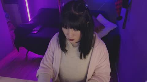 Snapshot of isis_diosa chatting on 12/19/25, 01:01 Ana Maria online show from 12/19/25, 01:01