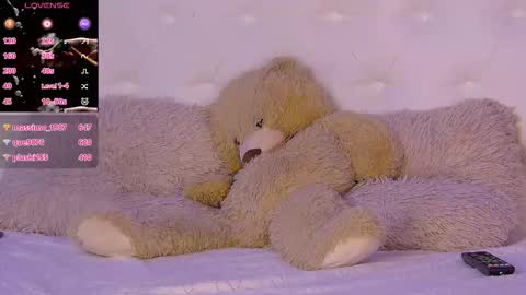 Snapshot of isis_queen_xxx chatting on 11/11/25, 03:34 Isis online show from 11/11/25, 03:34