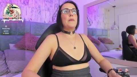 Snapshot of isisblakee chatting on 12/26/24, 04:47 Isis online show from 12/26/24, 04:47