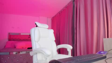 Snapshot of isisdream_ chatting on 01/17/26, 03:00 isis online show from 01/17/26, 03:00