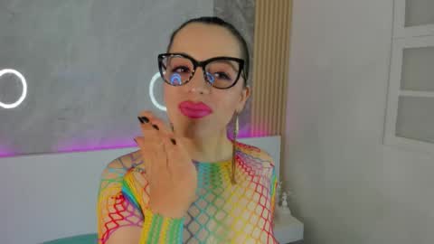 Isis Noir online show from 10/01/25, 07:09