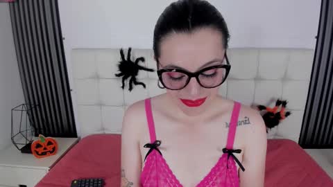 Isis Noir online show from 10/08/25, 07:11