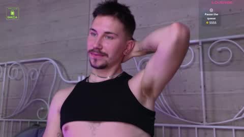 Snapshot of iskellaevans chatting on 11/15/25, 03:52 Iskella online show from 11/15/25, 03:52