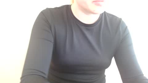 Isla online show from 07/14/26, 05:56