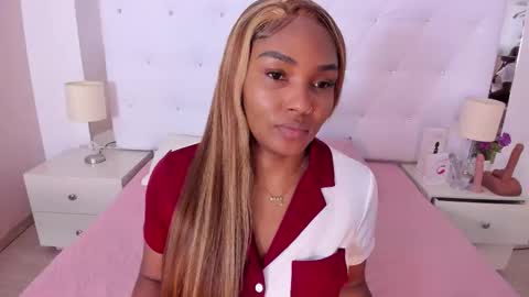 Vanessa online show from 11/25/25, 11:10