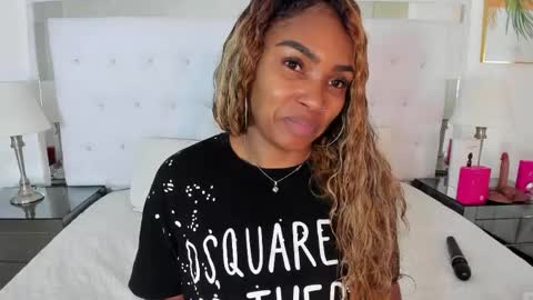 Snapshot of isla_scott chatting on 05/27/26, 11:29 Vanessa online show from 05/27/26, 11:29