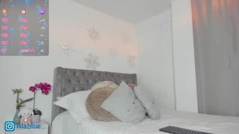 Isla Blue online show from 06/29/26, 12:06