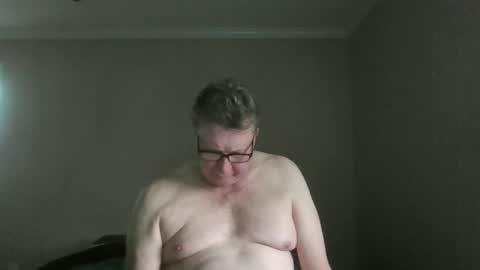 island625103 online show from 10/25/25, 08:47