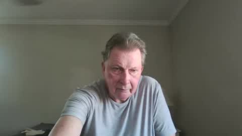 Snapshot of island625103 chatting on 07/12/26, 08:00 island625103 online show from 07/12/26, 08:00