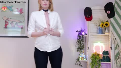 Lou  Peaches online show from 05/03/26, 02:12