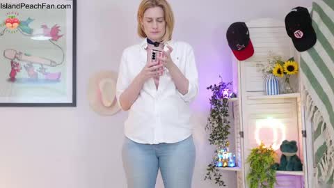 Lou  Peaches online show from 05/09/26, 02:11