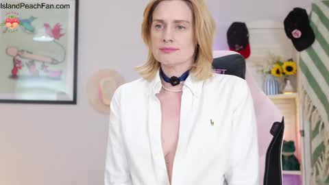 Lou  Peaches online show from 05/15/26, 02:13