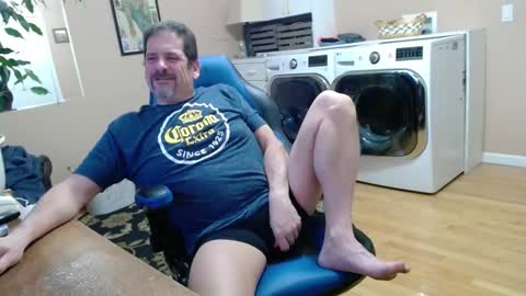 Snapshot of islandguy70 chatting on 01/05/25, 09:47 Jim online show from 01/05/25, 09:47