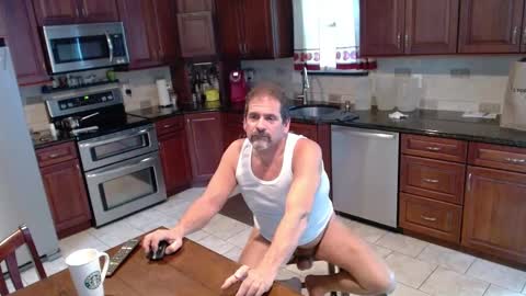 Snapshot of islandguy70 chatting on 09/30/25, 09:31 Jim online show from 09/30/25, 09:31