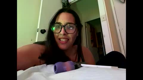 Snapshot of islandmilf777 chatting on 02/15/25, 09:05 BiancaRose online show from 02/15/25, 09:05