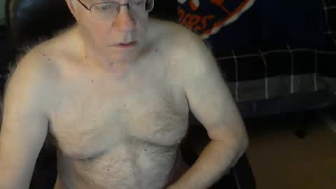 Snapshot of islesman22 chatting on 01/25/25, 10:40 islesman22 online show from 01/25/25, 10:40