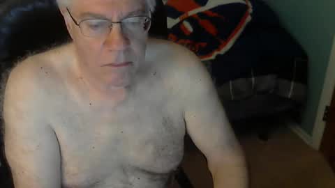 Snapshot of islesman22 chatting on 09/28/25, 10:31 islesman22 online show from 09/28/25, 10:31