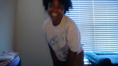 Snapshot of islothonit chatting on 06/23/26, 09:46 Sharice online show from 06/23/26, 09:46