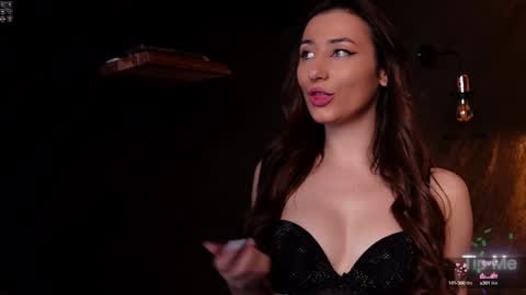 Snapshot of isoldebliss chatting on 01/16/25, 01:04 IsoldeBliss online show from 01/16/25, 01:04