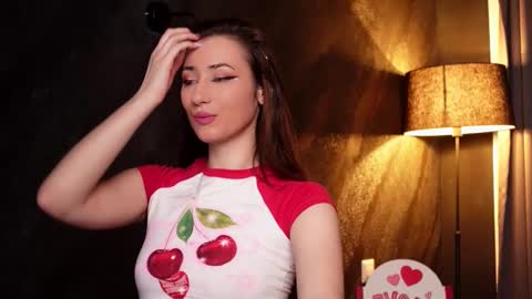 Snapshot of isoldebliss chatting on 02/18/25, 08:16 IsoldeBliss online show from 02/18/25, 08:16