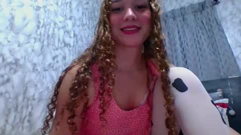 Snapshot of issa30213 chatting on 12/13/24, 05:49 Issa online show from 12/13/24, 05:49