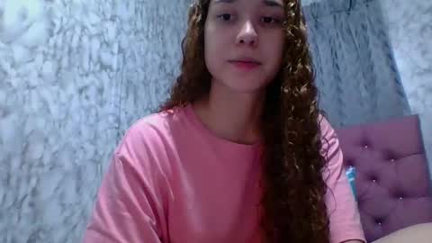 Snapshot of issa30213 chatting on 01/28/25, 01:39 Issa online show from 01/28/25, 01:39