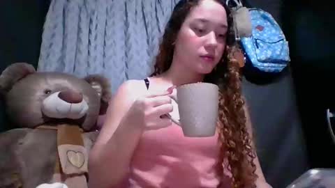 Snapshot of issa30213 chatting on 10/06/25, 04:54 Issa online show from 10/06/25, 04:54