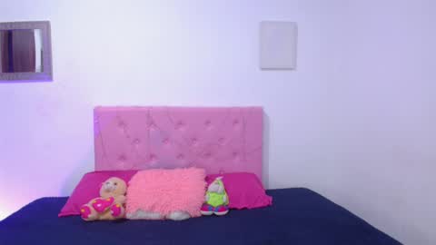 Snapshot of issa_kitty chatting on 02/24/25, 07:41 issa_kitty online show from 02/24/25, 07:41