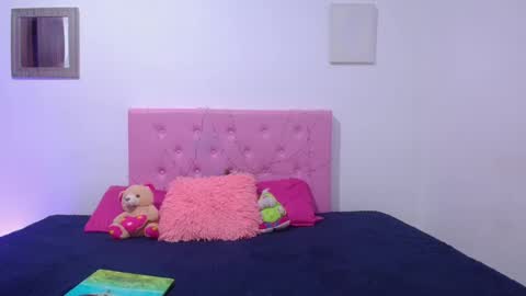 Snapshot of issa_kitty chatting on 03/04/25, 10:05 issa_kitty online show from 03/04/25, 10:05