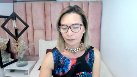 ISSA MILF online show from 05/22/26, 03:50