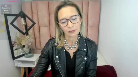 ISSA MILF online show from 05/26/26, 01:40