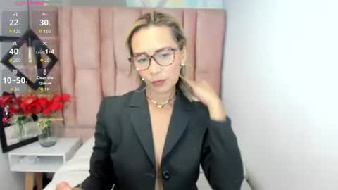 ISSA MILF online show from 06/11/26, 01:20