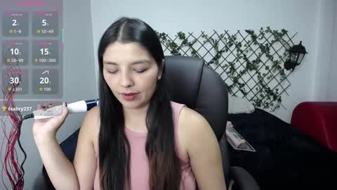 Issa  online show from 11/08/25, 02:06