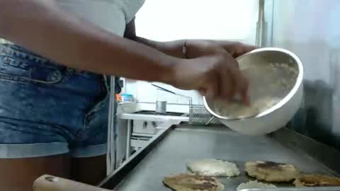 issabela_sweet online show from 05/16/26, 03:44