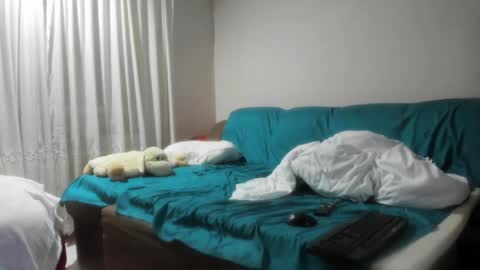 Issabelle online show from 02/11/25, 06:19