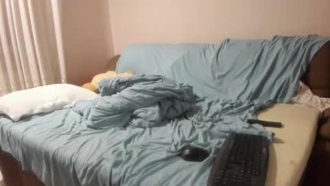 Issabelle online show from 11/21/25, 06:12