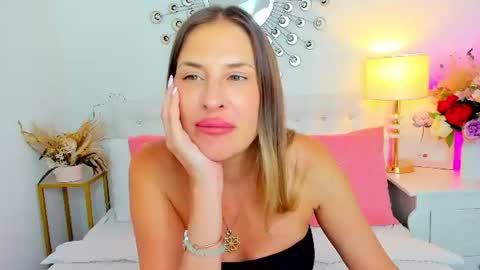Snapshot of issabelxo chatting on 06/17/26, 12:29 Issabel online show from 06/17/26, 12:29