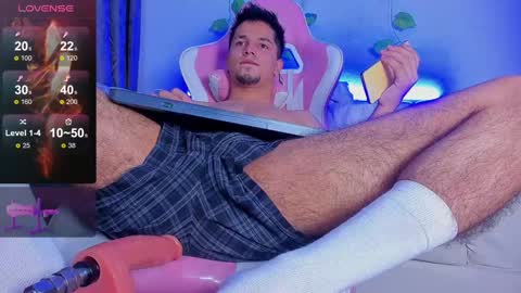 Snapshot of issac_james chatting on 01/03/25, 04:55 Issac online show from 01/03/25, 04:55