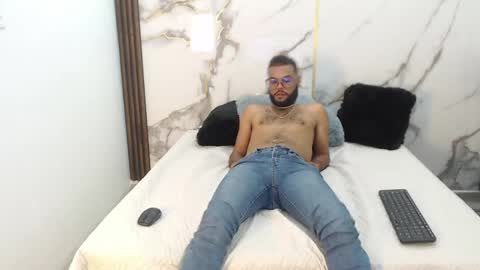 Issack online show from 04/18/26, 04:05