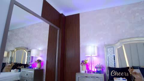 Issadorra online show from 02/10/25, 05:58