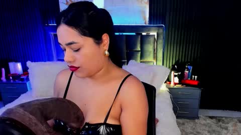 Issafoxx online show from 11/20/25, 12:05