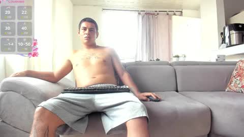 Snapshot of issalovexxx chatting on 10/03/25, 06:49 Isabella  online show from 10/03/25, 06:49