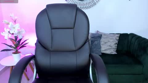 Snapshot of issi_loren chatting on 02/26/26, 08:52 issi_loren online show from 02/26/26, 08:52