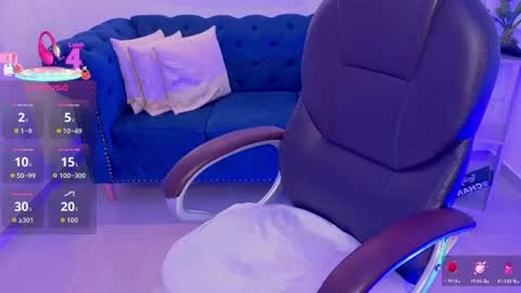 issi_loren online show from 06/26/26, 11:14